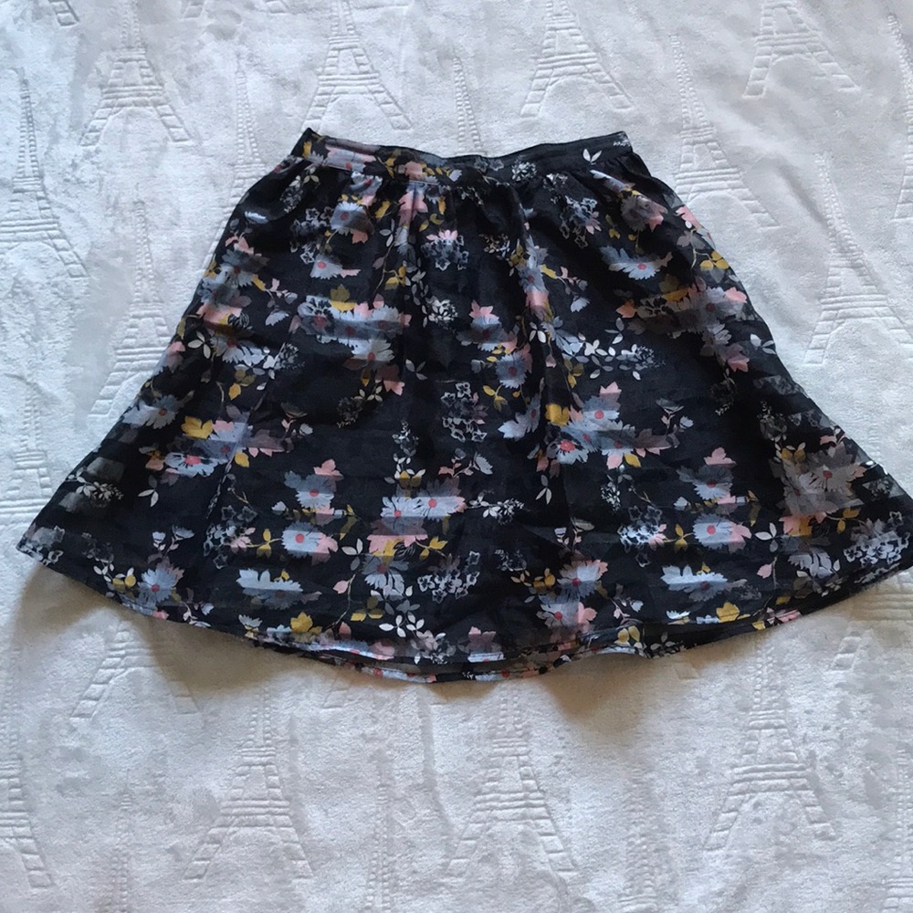 Pattern skirt with pockets
